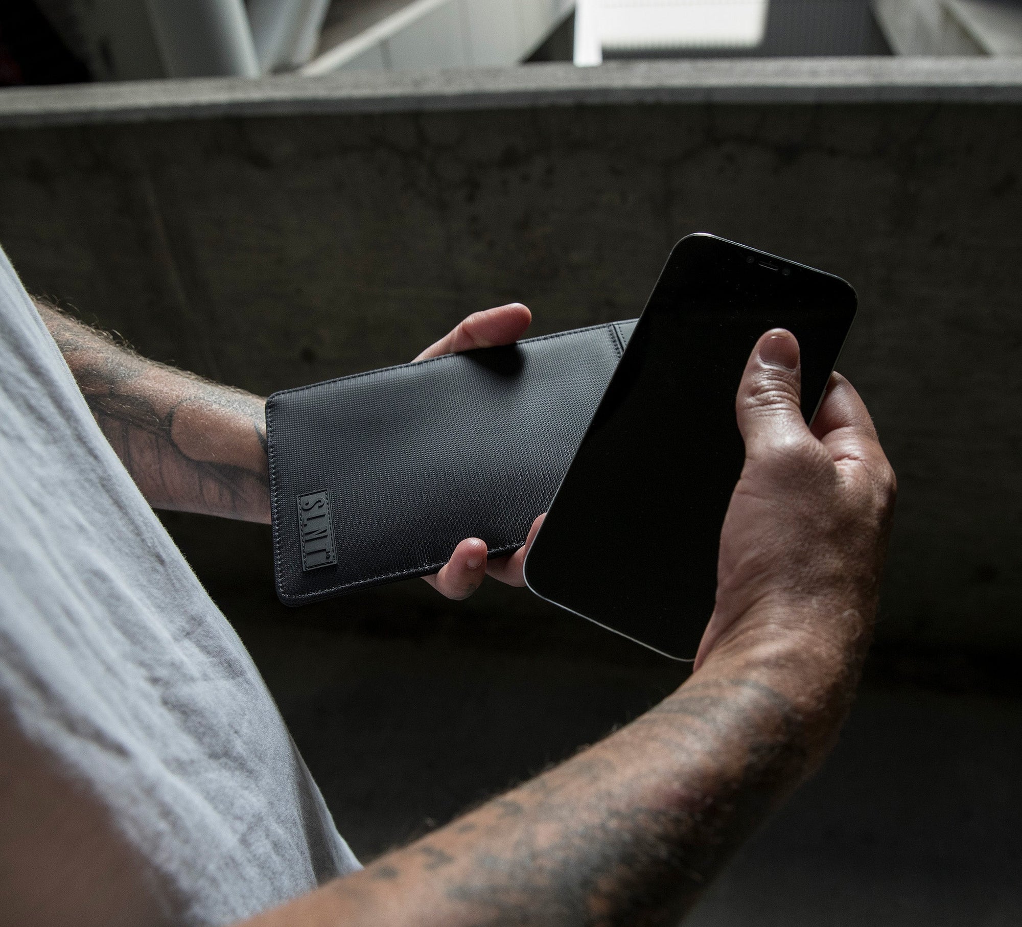 SLNT Faraday Sleeves for Phones Weatherproof Nylon Black - Plus Gear Australia by G8
